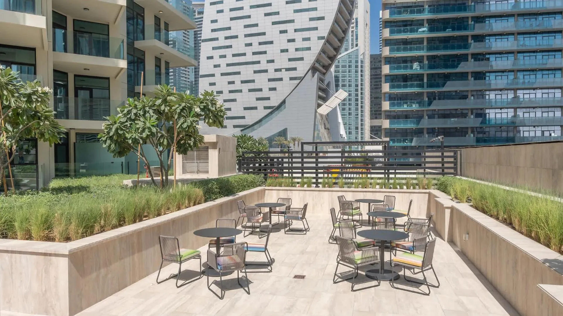 Extravagant 2 Bedroom In Urban Oasis Perfect For 4 Dubai