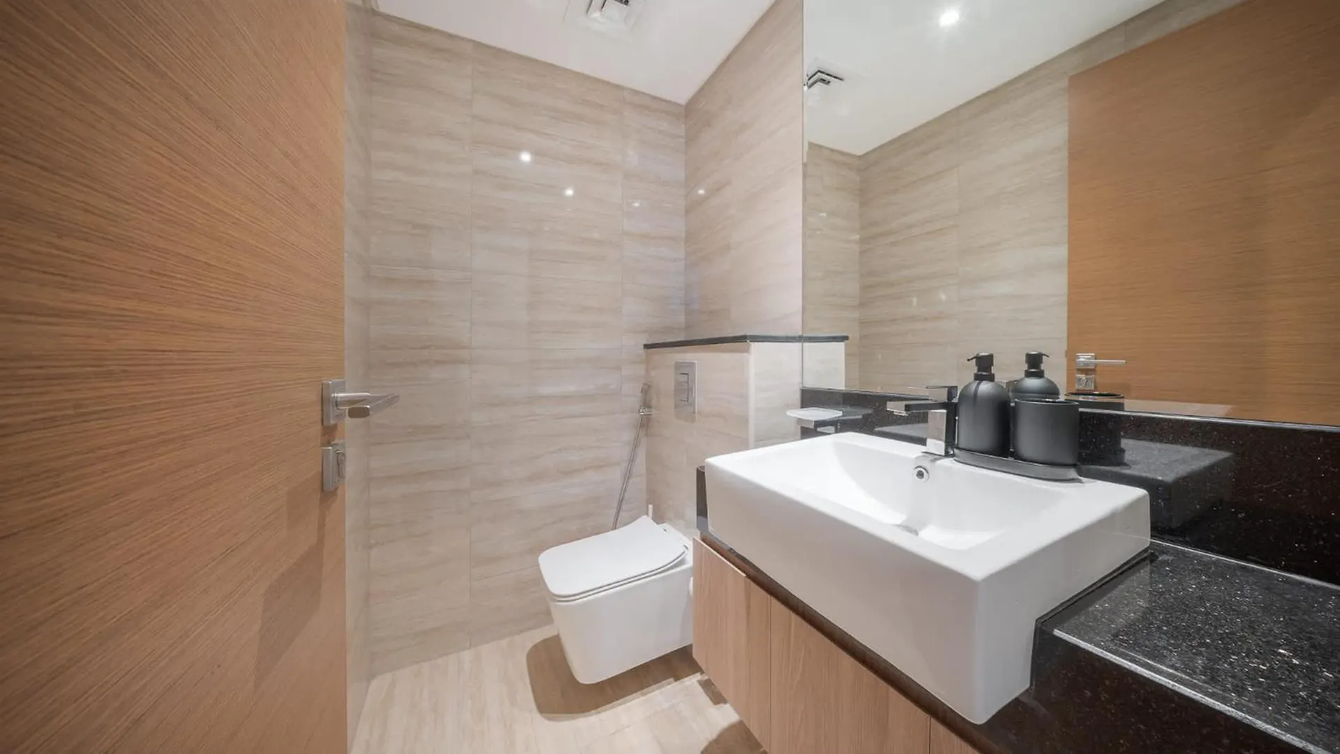 Extravagant 2 Bedroom In Urban Oasis Perfect For 4 Dubai