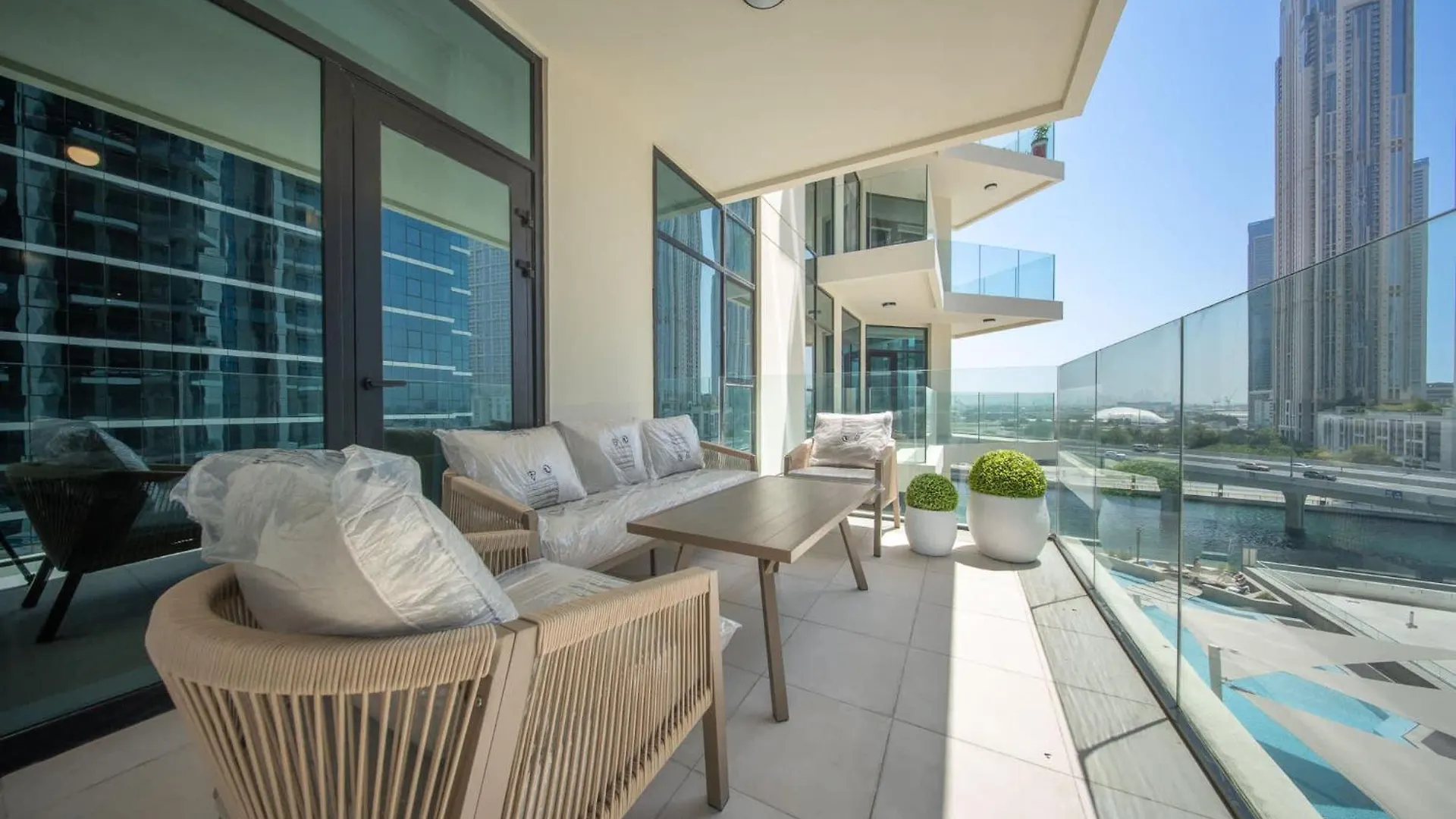 Extravagant 2 Bedroom In Urban Oasis Perfect For 4 Dubai 0*,